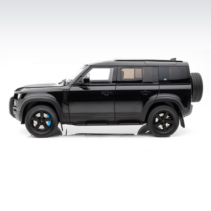 Land Rover Defender 110 V8 Scale Model 1:18 - Santorini Black