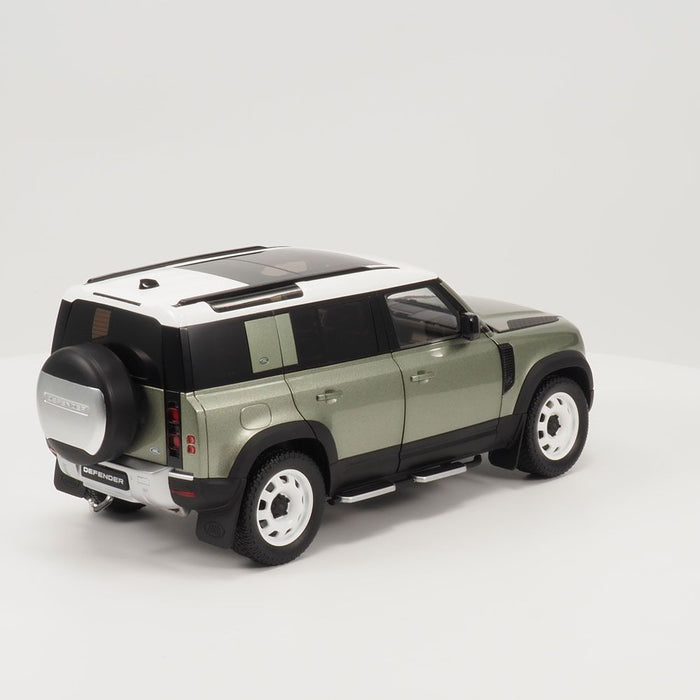 Land Rover Defender 110 1:18 Scale Model - Pangea Green